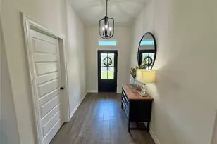 817 Greystone Ln, Angleton, TX 77515 - Photo 3