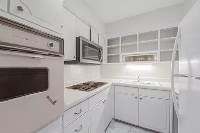 2601 Bellefontaine Street #B309, Houston, TX 77025 - Photo 9
