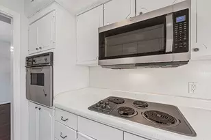 2601 Bellefontaine St, Houston, TX 77025 - Photo 11