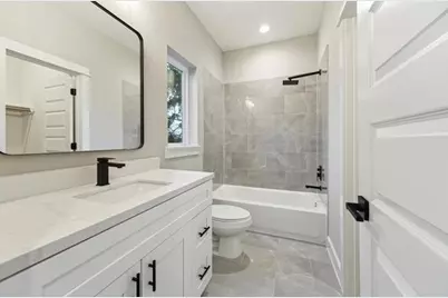 812 Thornton Road #D, Houston, TX 77018 - Photo 9