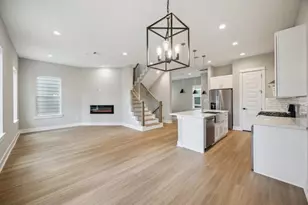 812 Thornton Rd, Houston, TX 77018 - Photo 3