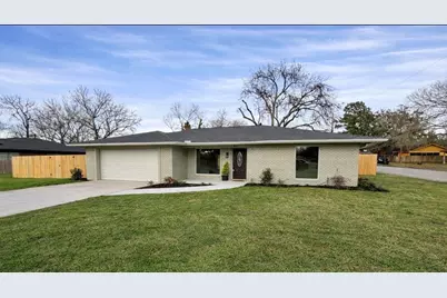 802 Victoria Street, Navasota, TX 77868 - Photo 1