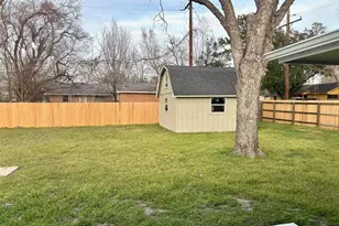 802 Victoria St, Navasota, TX 77868 - Photo 23