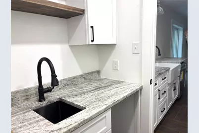 802 Victoria Street, Navasota, TX 77868 - Photo 9