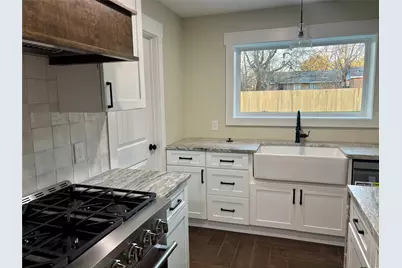 802 Victoria Street, Navasota, TX 77868 - Photo 7