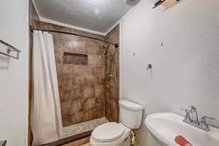 10118 Fernstone Ln, Houston, TX 77070 - Photo 7