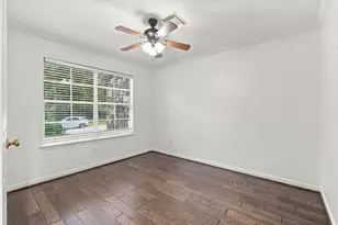 202 W Greywing Cir, The Woodlands, TX 77382 - Photo 5