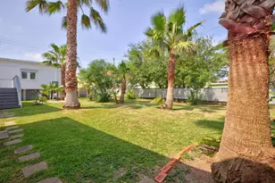 1119 Avenue L, Galveston, TX 77550 - Photo 39