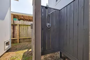 1119 Avenue L, Galveston, TX 77550 - Photo 43