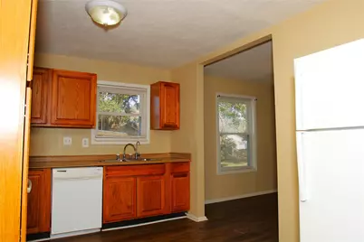 520 McKee Street, Clute, TX 77531 - Photo 5