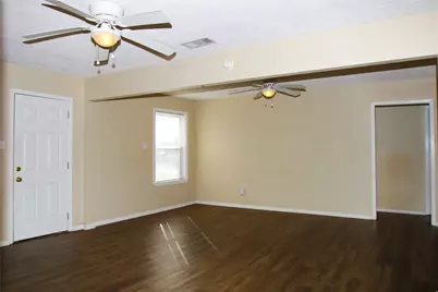 520 McKee Street, Clute, TX 77531 - Photo 3
