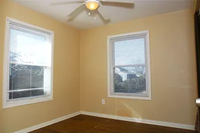 520 McKee Street, Clute, TX 77531 - Photo 11