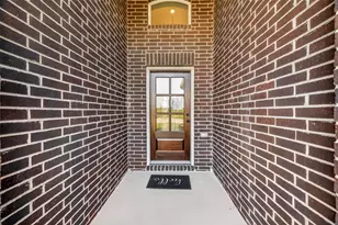 13631 Lago Vis Dr, Iowa Colony, TX 77583 - Photo 5