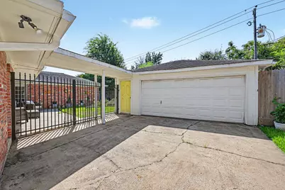 7719 Burning Hills Drive, Houston, TX 77071 - Photo 29