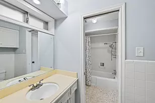 7719 Burning Hills Dr, Houston, TX 77071 - Photo 21