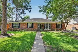 7719 Burning Hills Dr, Houston, TX 77071 - Photo 1