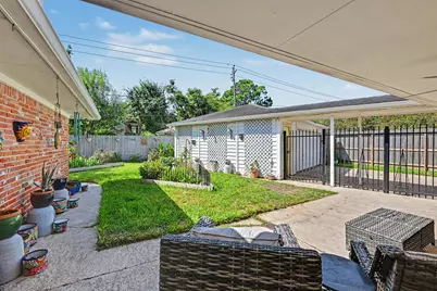 7719 Burning Hills Drive, Houston, TX 77071 - Photo 27
