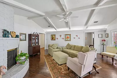 7719 Burning Hills Drive, Houston, TX 77071 - Photo 11