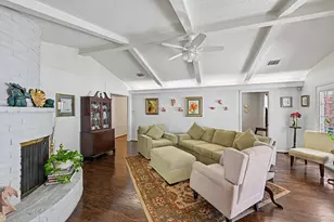 7719 Burning Hills Dr, Houston, TX 77071 - Photo 11