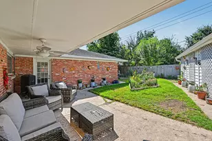 7719 Burning Hills Dr, Houston, TX 77071 - Photo 19