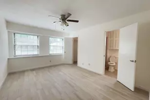 7710 Romney Rd, Houston, TX 77036 - Photo 11