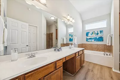 3319 Leading Point Drive, Houston, TX 77091 - Photo 13