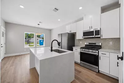 7912 James Franklin #A-B, Houston, TX 77088 - Photo 3