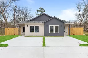 7322 Phillips St, Houston, TX 77088 - Photo 1