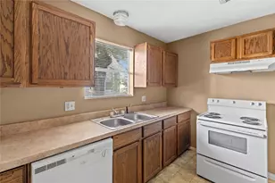 2200 Peach Ave, Bay City, TX 77414 - Photo 5