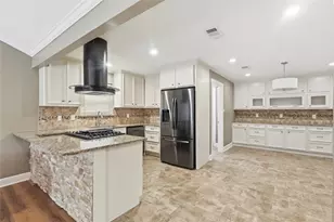 1914 Southwood Dr, Woodbranch, TX 77357 - Photo 7