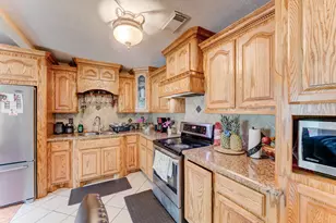 316 Hickman Ln, Angleton, TX 77515 - Photo 13