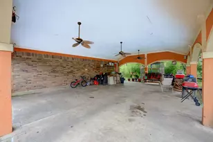 316 Hickman Ln, Angleton, TX 77515 - Photo 39