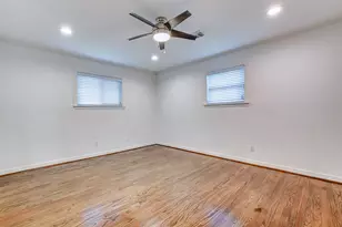 1202 Shadeland Dr, Houston, TX 77043 - Photo 11