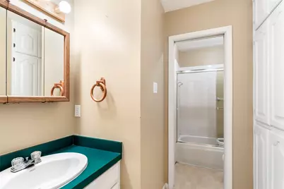 1002 Ransom Street, Anahuac, TX 77514 - Photo 25