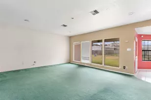 1002 Ransom St, Anahuac, TX 77514 - Photo 13