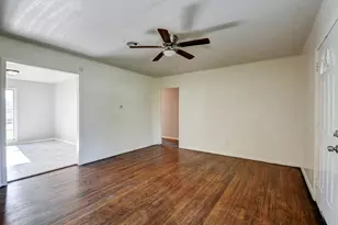 131 Lakewood Dr, Clute, TX 77531 - Photo 9