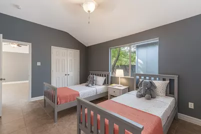 718 Saint Edwards Green Drive, Houston, TX 77015 - Photo 17