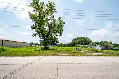 915 Highway 90, Liberty, TX 77575 - Photo 9