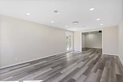 10613 Chadwick Street, Houston, TX 77029 - Photo 7