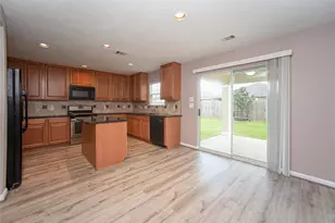 29314 Legends Bluff Dr, Spring, TX 77386 - Photo 9