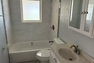 104 Draper St, Columbus, TX 78934 - Photo 9