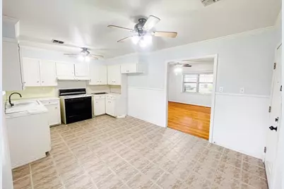 611 Frankie, Wharton, TX 77488 - Photo 5