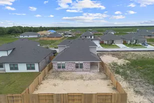 2445 E Heritage Dr, Dayton, TX 77535 - Photo 29