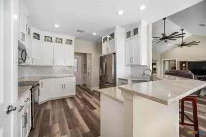 105 Redfish Drive, Port Lavaca, TX 77979 - Photo 11