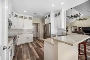 105 Redfish Dr, Port Lavaca, TX 77979 - Photo 11