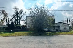 1502 Fairbanks St, Houston, TX 77009 - Photo 1