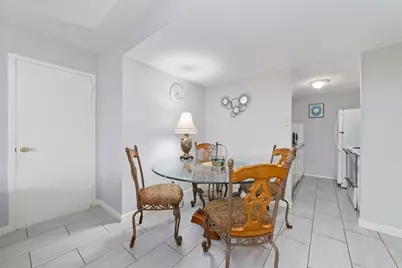 7520 Hornwood Drive 207W, Houston, TX 77036 - Photo 9