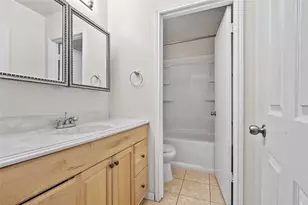 328 S 2nd St, Alvin, TX 77511 - Photo 15