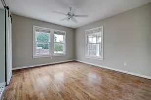 827 Le Green St, Houston, TX 77008 - Photo 11