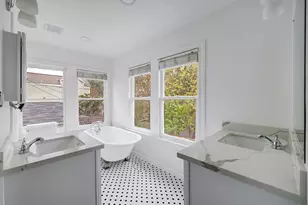 827 Le Green St, Houston, TX 77008 - Photo 13